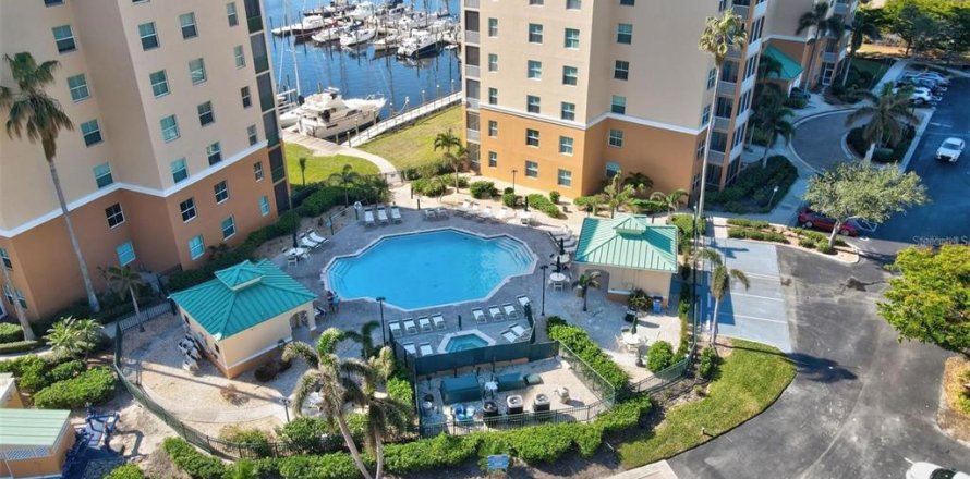 Condo in Punta Gorda, Florida, 2 bedrooms № 2109931