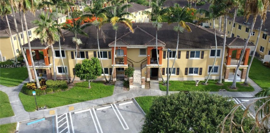 Condominio en Homestead, Florida, 2 dormitorios  № 2168066