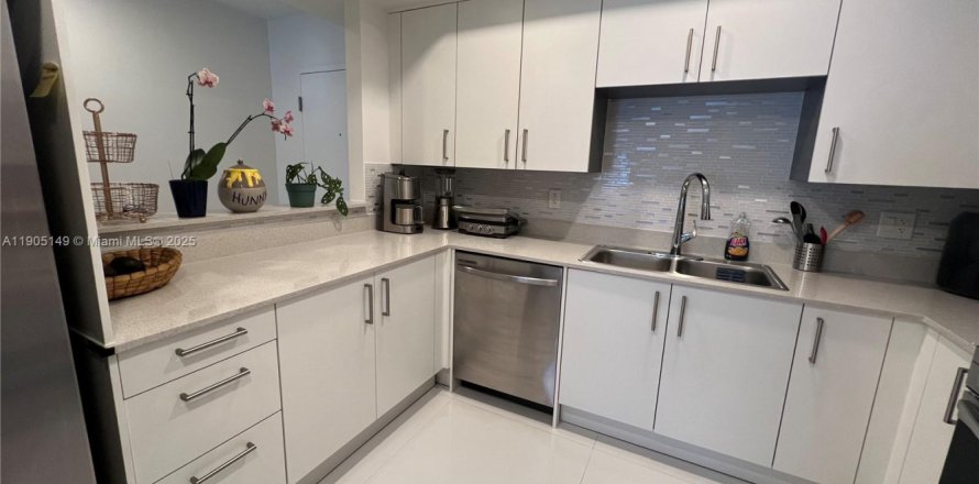 Condo à Doral, Floride, 2 chambres  № 1956619