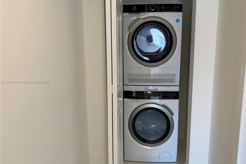 Copropriété à louer à Doral, Floride: 2 chambres, 109.9 m2 № 1956619 - photo 14