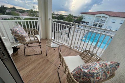 Copropriété à louer à Doral, Floride: 2 chambres, 109.9 m2 № 1956619 - photo 7