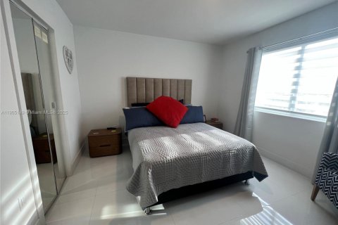 Copropriété à louer à Doral, Floride: 2 chambres, 109.9 m2 № 1956619 - photo 17