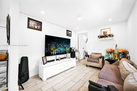 Villa ou maison à louer à Miami, Floride: 3 chambres, 83.61 m2 № 1748454 - photo 6