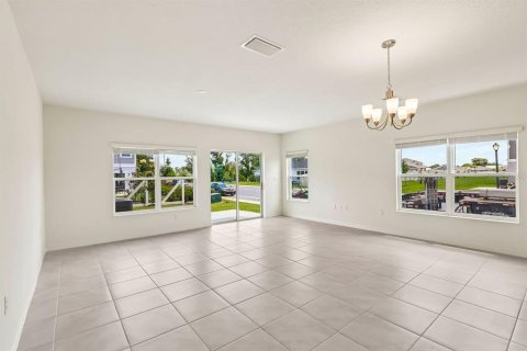 Townhouse in Lake Wales, Florida 3 bedrooms, 156.54 sq.m. № 2379429 - photo 6