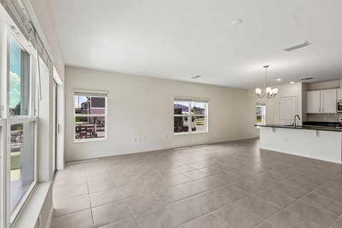 Townhouse in Lake Wales, Florida 3 bedrooms, 156.54 sq.m. № 2379429 - photo 7