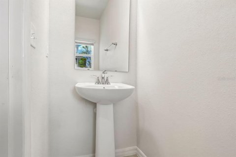 Townhouse in Lake Wales, Florida 3 bedrooms, 156.54 sq.m. № 2379429 - photo 8