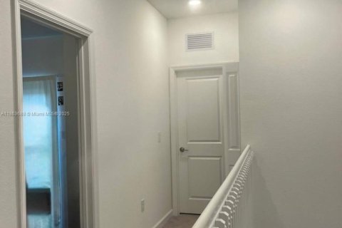 Townhouse in Miami, Florida 3 bedrooms, 130.34 sq.m. № 1891371 - photo 18