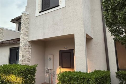 Townhouse in Miami, Florida 3 bedrooms, 130.34 sq.m. № 1891371 - photo 2