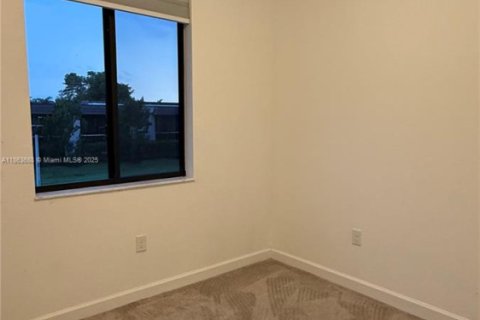 Townhouse in Miami, Florida 3 bedrooms, 130.34 sq.m. № 1891371 - photo 21