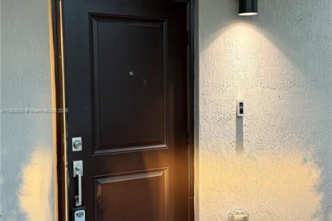 Townhouse in Miami, Florida 3 bedrooms, 130.34 sq.m. № 1891371 - photo 3