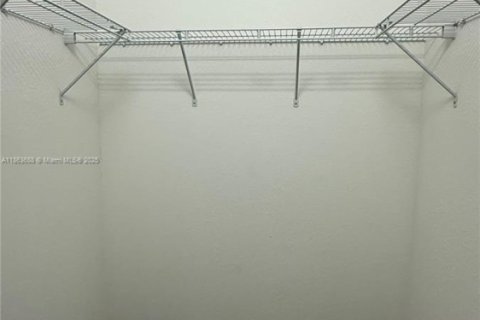 Townhouse in Miami, Florida 3 bedrooms, 130.34 sq.m. № 1891371 - photo 22