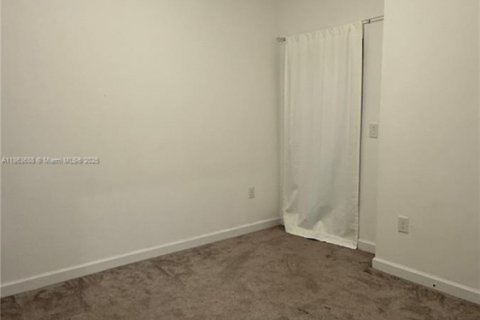 Townhouse in Miami, Florida 3 bedrooms, 130.34 sq.m. № 1891371 - photo 26