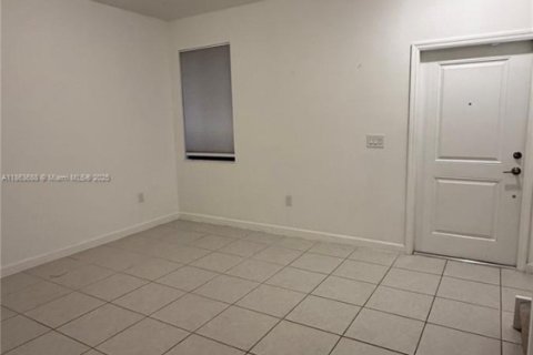 Townhouse in Miami, Florida 3 bedrooms, 130.34 sq.m. № 1891371 - photo 5