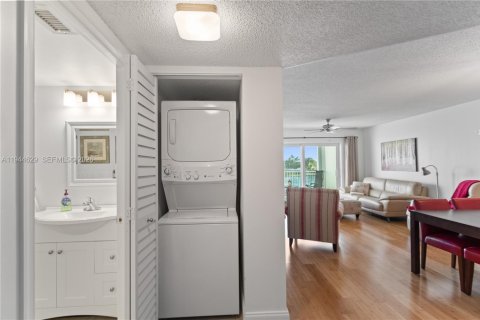 Купить кондоминиум в Санрайз, Флорида 2 спальни, 95.69м2, № 2002232 - фото 10