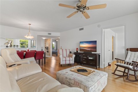 Купить кондоминиум в Санрайз, Флорида 2 спальни, 95.69м2, № 2002232 - фото 16