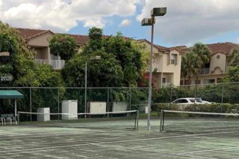 Condo in Miami, Florida, 3 bedrooms  № 1799288 - photo 10