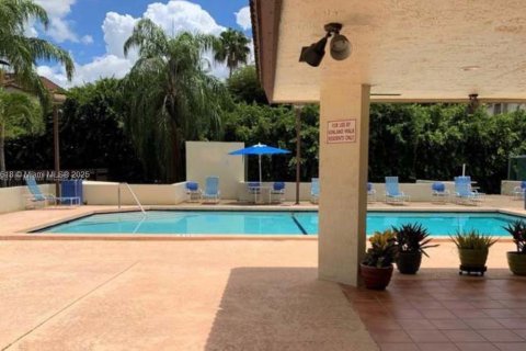 Condo in Miami, Florida, 3 bedrooms  № 1799288 - photo 12
