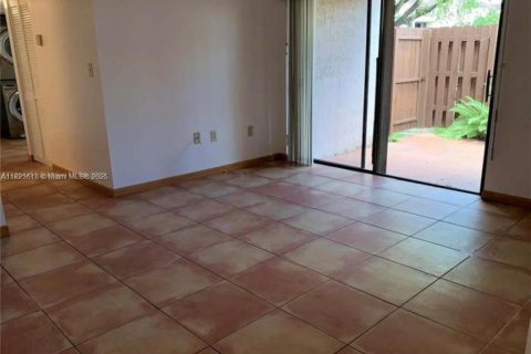 Condo in Miami, Florida, 3 bedrooms  № 1799288 - photo 7