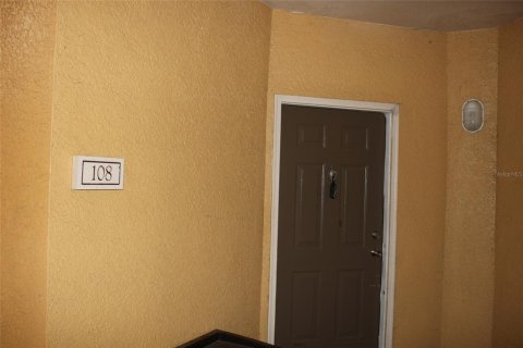 Condo in Orlando, Florida, 2 bedrooms  № 1832816 - photo 2