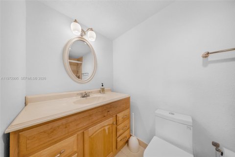 Condominio en alquiler en Hallandale Beach, Florida, 2 dormitorios, 109.25 m2 № 2044080 - foto 11