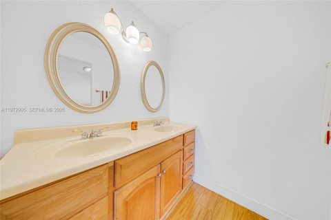 Condominio en alquiler en Hallandale Beach, Florida, 2 dormitorios, 109.25 m2 № 2044080 - foto 20