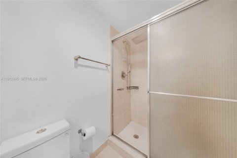 Condominio en alquiler en Hallandale Beach, Florida, 2 dormitorios, 109.25 m2 № 2044080 - foto 12