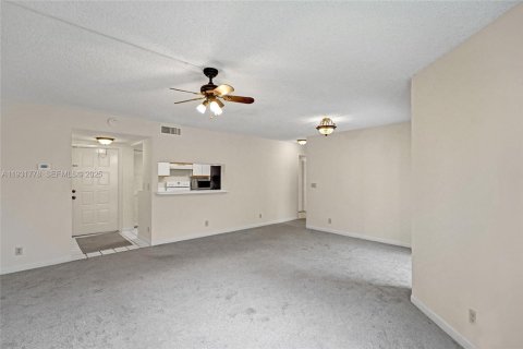 Снять в аренду кондоминиум в Корал-Спрингс, Флорида 1 спальня, 65.03м2, № 1990540 - фото 15