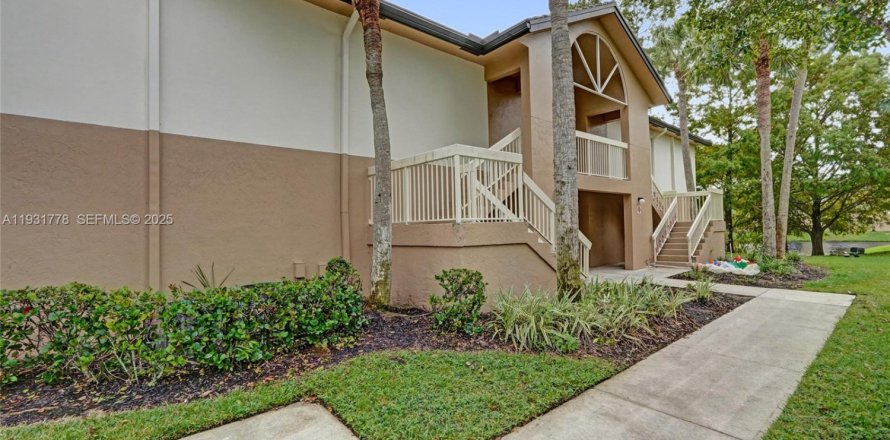 Кондоминиум с 1 спальней в Корал-Спрингс, Флорида № 1990540