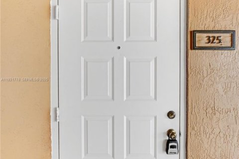 Снять в аренду кондоминиум в Корал-Спрингс, Флорида 1 спальня, 65.03м2, № 1990540 - фото 4