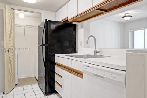 Снять в аренду кондоминиум в Корал-Спрингс, Флорида 1 спальня, 65.03м2, № 1990540 - фото 9