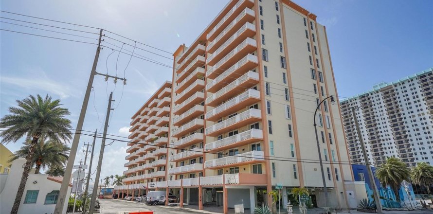 Condo in Hollywood, Florida, 1 bedroom  № 2182943