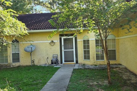 Villa ou maison à louer à Ocala, Floride: 3 chambres, 138.42 m2 № 1880425 - photo 2
