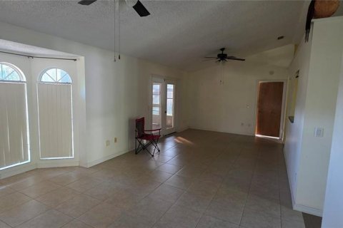 Villa ou maison à louer à Ocala, Floride: 3 chambres, 138.42 m2 № 1880425 - photo 5
