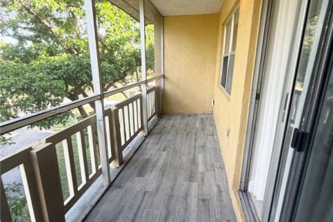 Copropriété à vendre à Coral Springs, Floride: 2 chambres, 100.33 m2 № 2171014 - photo 15