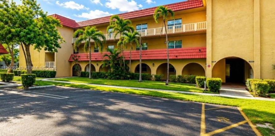 Condo à Coral Springs, Floride, 2 chambres № 2171014