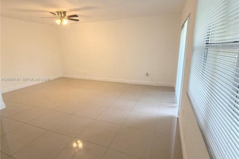 Copropriété à vendre à Coral Springs, Floride: 2 chambres, 100.33 m2 № 2171014 - photo 5