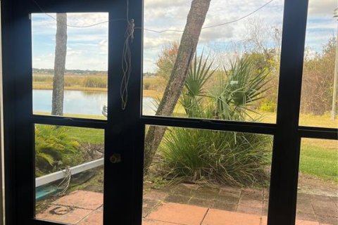 Condo in Mount Dora, Florida, 2 bedrooms  № 2234301 - photo 11