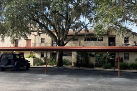 Condo in Mount Dora, Florida, 2 bedrooms  № 2234301 - photo 15