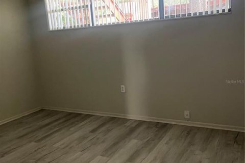 Condo in Mount Dora, Florida, 2 bedrooms  № 2234301 - photo 4