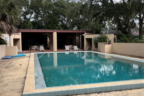 Condo in Mount Dora, Florida, 2 bedrooms  № 2234301 - photo 12