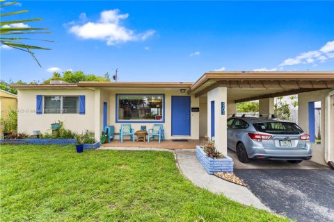 House in Hollywood, Florida 3 bedrooms, 141.95 sq.m. № 1925075 - photo 3
