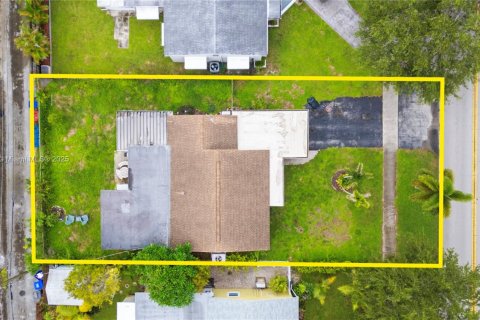 House in Hollywood, Florida 3 bedrooms, 141.95 sq.m. № 1925075 - photo 11