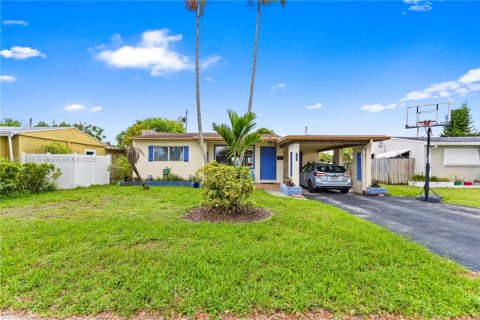 House in Hollywood, Florida 3 bedrooms, 141.95 sq.m. № 1925075 - photo 8