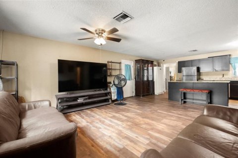 Casa en venta en Sorrento, Florida, 4 dormitorios, 129.32 m2 № 1780827 - foto 3