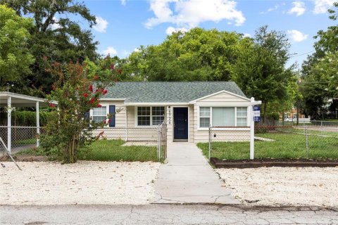 House in Tampa, Florida 4 bedrooms, 128.67 sq.m. № 2167305