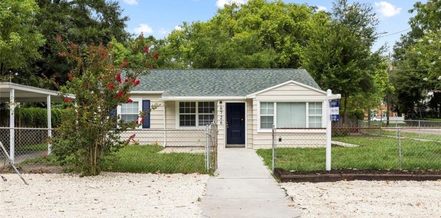 House in Tampa, Florida 4 bedrooms, 128.67 sq.m. № 2167305