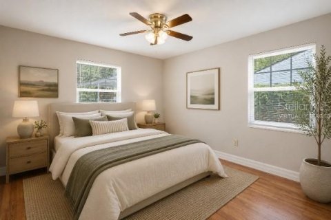 House in Tampa, Florida 4 bedrooms, 128.67 sq.m. № 2167305 - photo 18