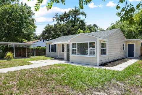House in Tampa, Florida 4 bedrooms, 128.67 sq.m. № 2167305 - photo 5