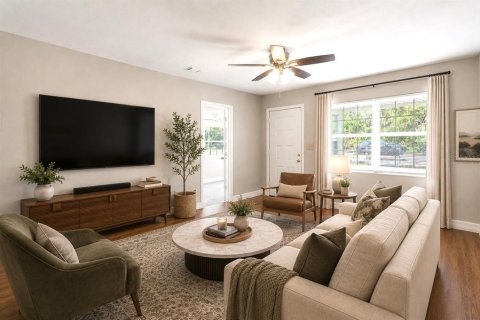 House in Tampa, Florida 4 bedrooms, 128.67 sq.m. № 2167305 - photo 9