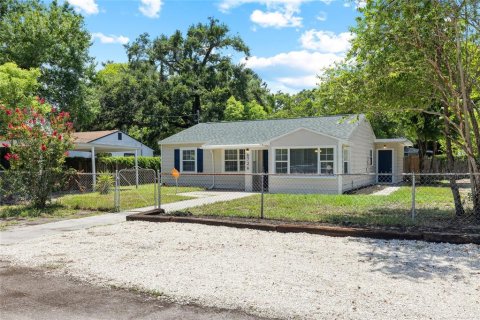 House in Tampa, Florida 4 bedrooms, 128.67 sq.m. № 2167305 - photo 3